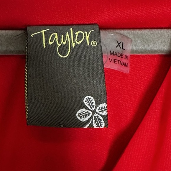 Taylor Pleated Maxi Dress Red Pink Sleeveless Sz large - Picture 5 of 7